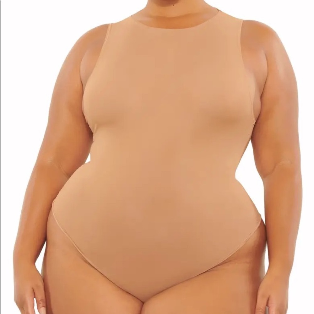 SKIMS Jelly Sheer Crewneck Bodysuit - Clay - Picture 5 of 6